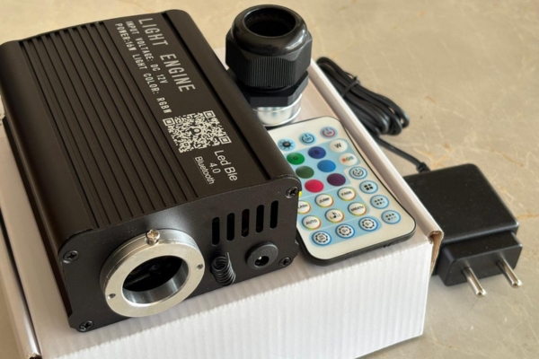 16W Single Twinkle Effect with shooting / 1 ports RGBW+White APP+ Remote Optical Fiber Light Engine